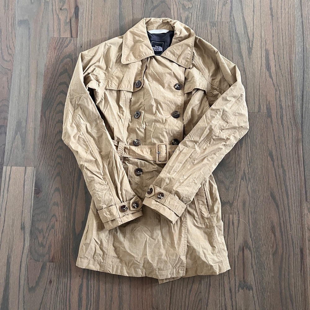 The North Face Beige Jacket with Black Lining - Size XS